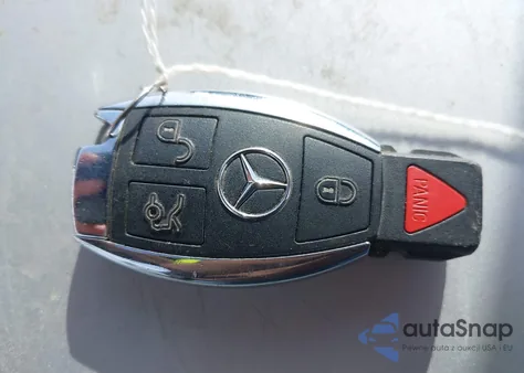 2015 Mercedes-Benz E 350 z USA, uszkodzony, nr VIN WDDHF5KB5FB101888